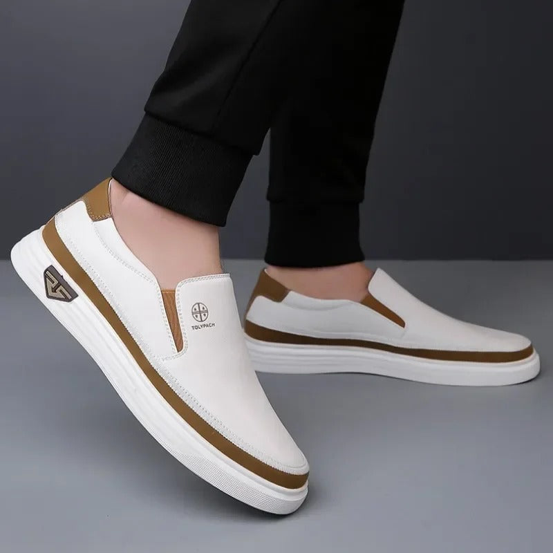 Everyday men's comfortable leather slip-on shoes, perfect for a refined yet casual look.