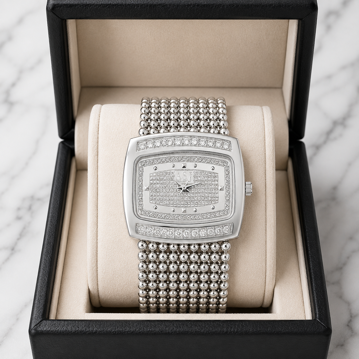 Versatile stainless steel unisex watch with a clean design, an elegant timepiece for modern lifestyles.