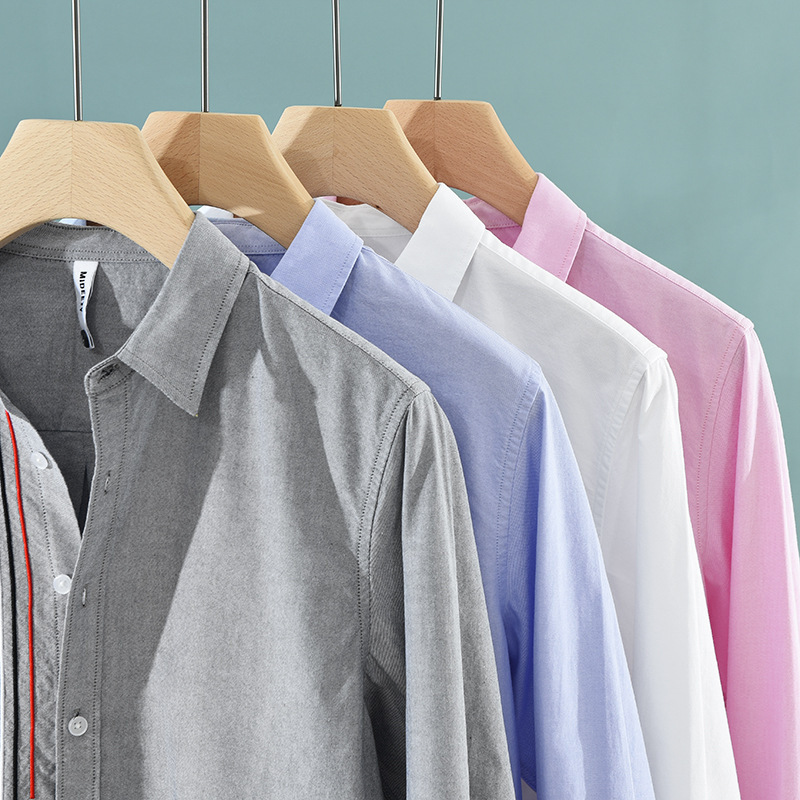 Classic men's long-sleeve casual button-up shirt, perfect for everyday comfort, versatile spring/fall style.