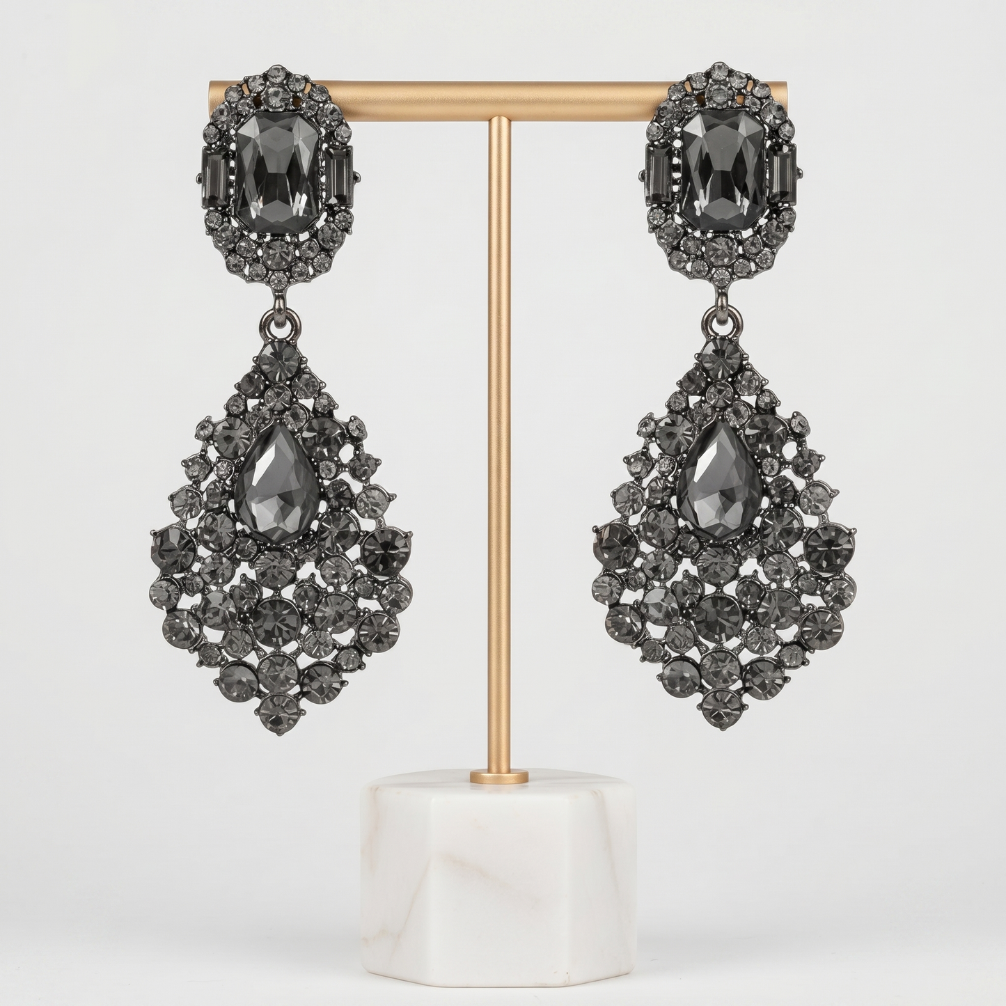 Dazzling women's rhinestone drop earrings, glittering and sparkling, perfect fashion jewelry for special occasions.