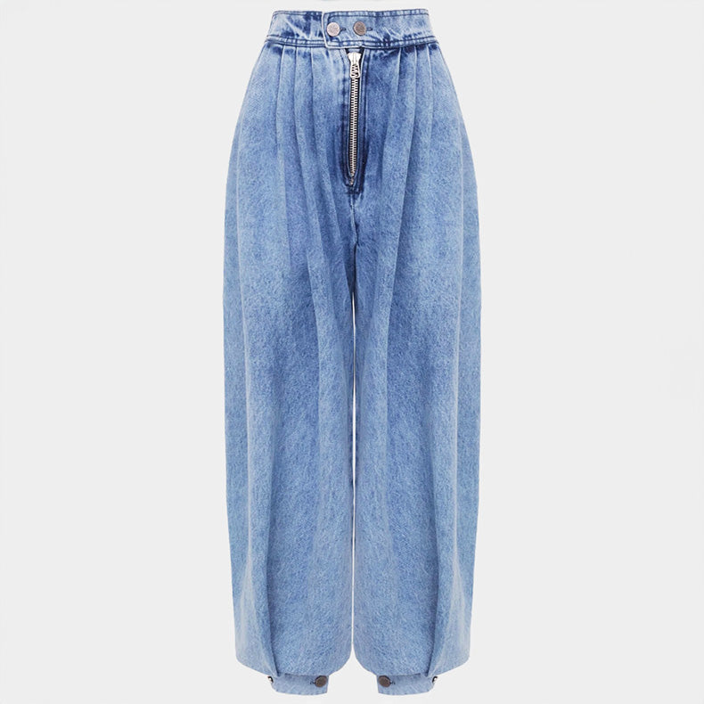 Modern Amara women's denim jeans, high waist & tapered fit with a stylish balloon leg, ideal for casual fashion.