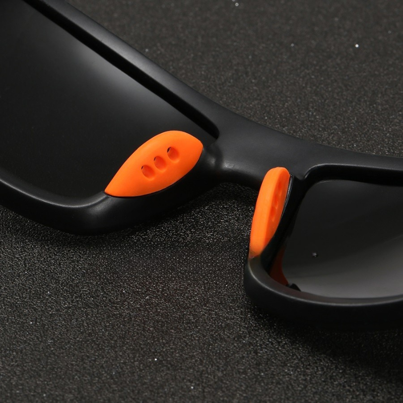 High-performance unisex camo sunglasses, polarized for clear vision, providing 100% UV eye protection.