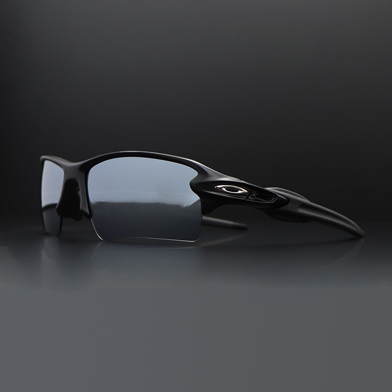 Stylish unisex polarized sport sunglasses. Glare reduction, UV protection for cycling, running & outdoor sports.