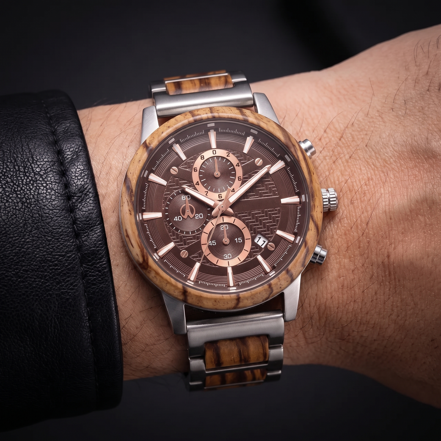 Distinctive unisex wooden quartz watch with a clear calendar display. A natural, everyday timepiece with a wood strap.