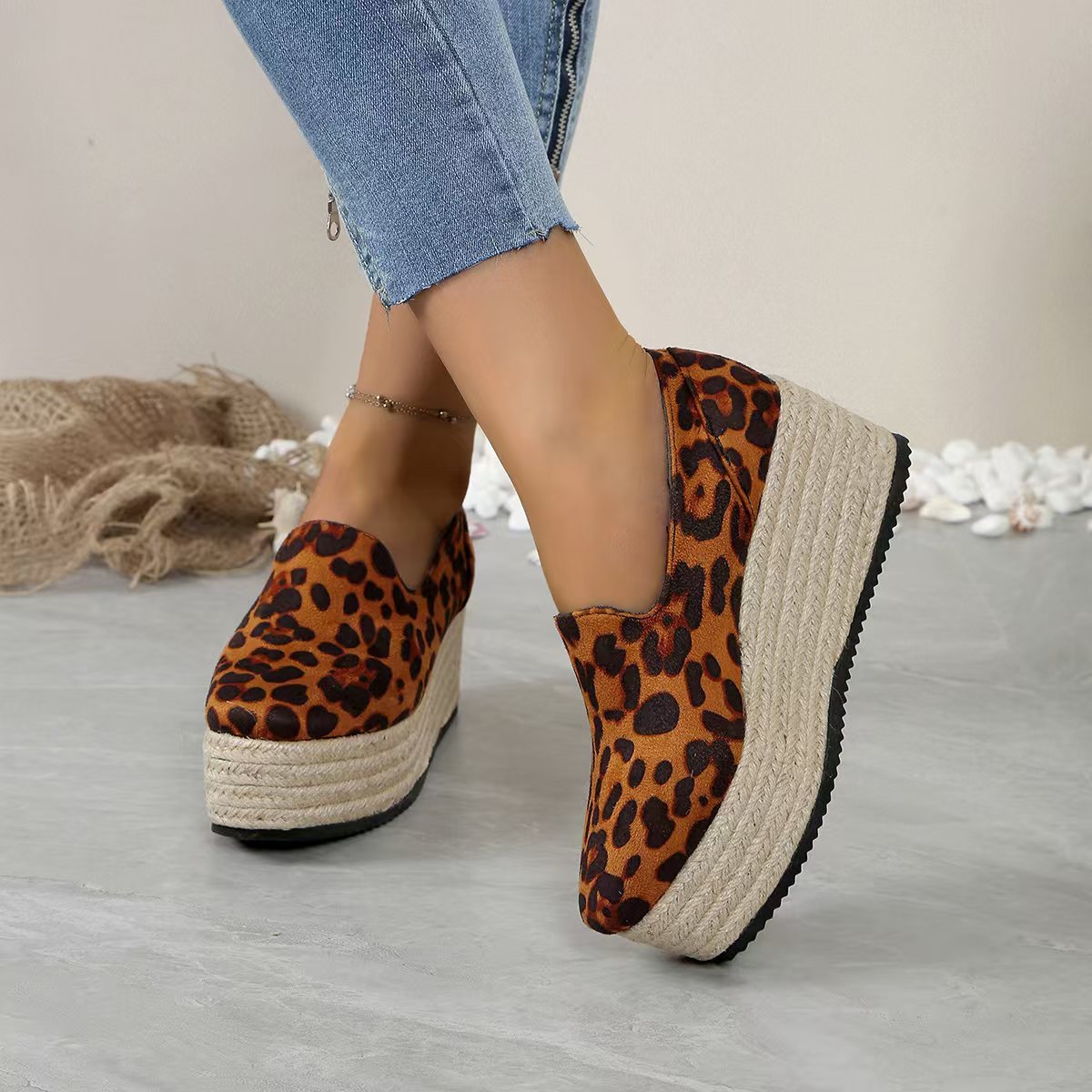 Maribel Rise women's platform slip-on shoes, comfortable, fashionable & versatile for everyday casual wear.