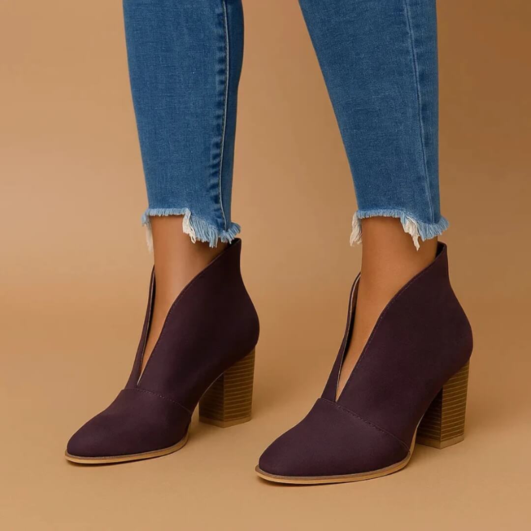 Chic women's casual ankle boots, perfect for a comfortable & fashionable look.