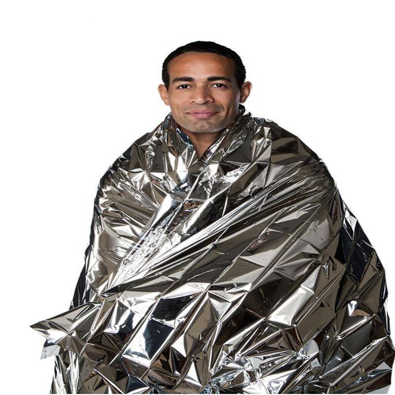 Durable all-weather emergency thermal blankets (10 pieces) for camping and hiking safety