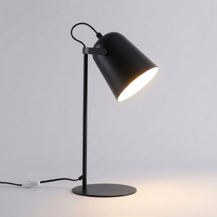 Energy-efficient adjustable LED desk lamp by Glintor. Ideal for focused task lighting.