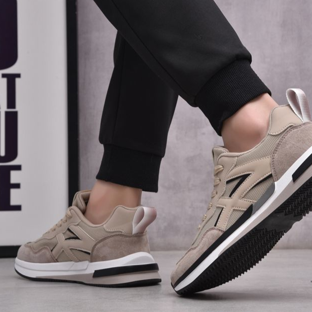 Lace-up men's athletic sneakers by Apollo di Roma, lightweight and breathable comfort.