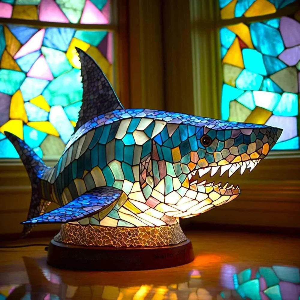 Beautiful stained glass animal table lamp, creating cozy and artistic lighting effects.