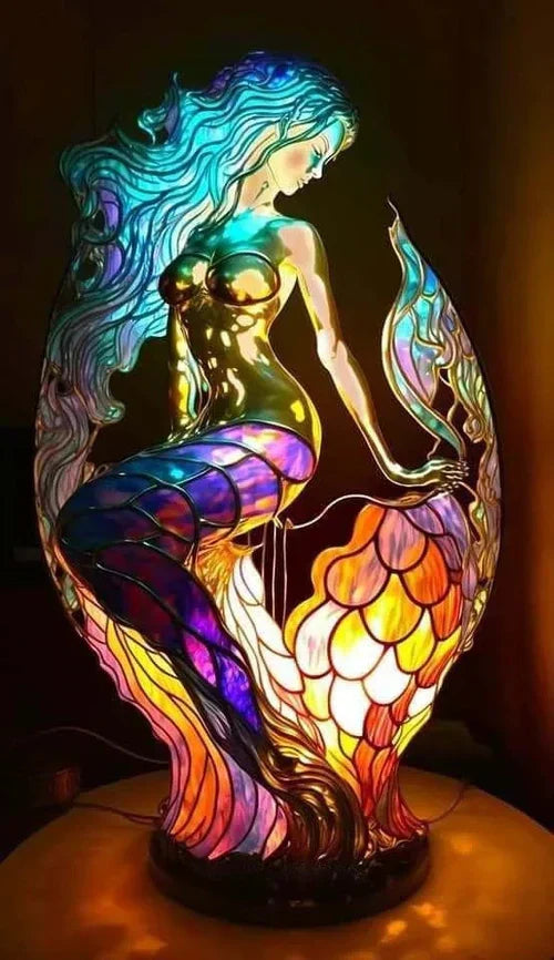 Stained glass animal table lamp, perfect for adding an artistic touch to your home.