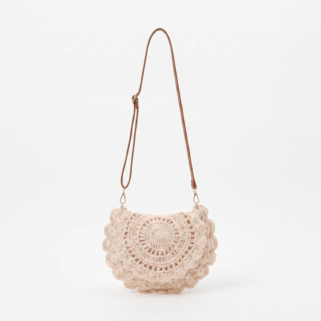 Casual women's khaki woven crossbody bag with scalloped flap. Textured summer accessory for everyday carry, lightweight.