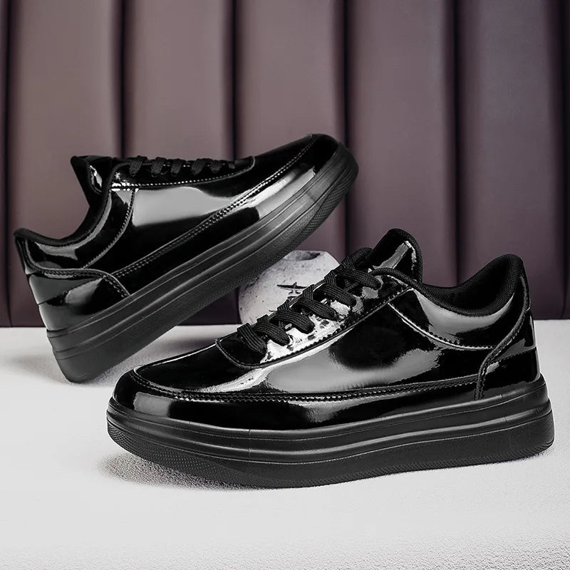 Comfortable men's classic black sneakers, Sleek Legacy style for casual and active use.