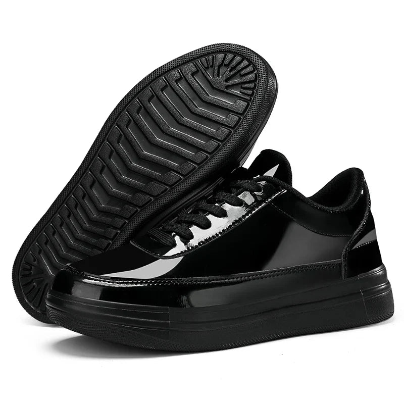 Men's comfortable black casual shoes, sleek Classic Legacy sneakers with lace-up style.