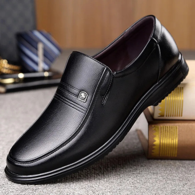 Comfortable dark brown leather men's loafers, stylish slip-on dress shoes for business & formal events.