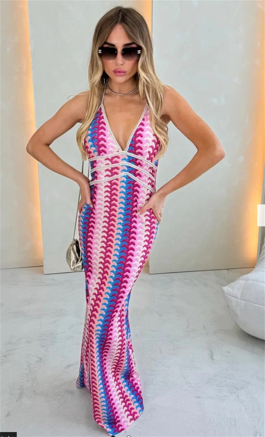 Boho printed V-neck maxi dress for women, perfect as an elegant wedding guest or summer party outfit.