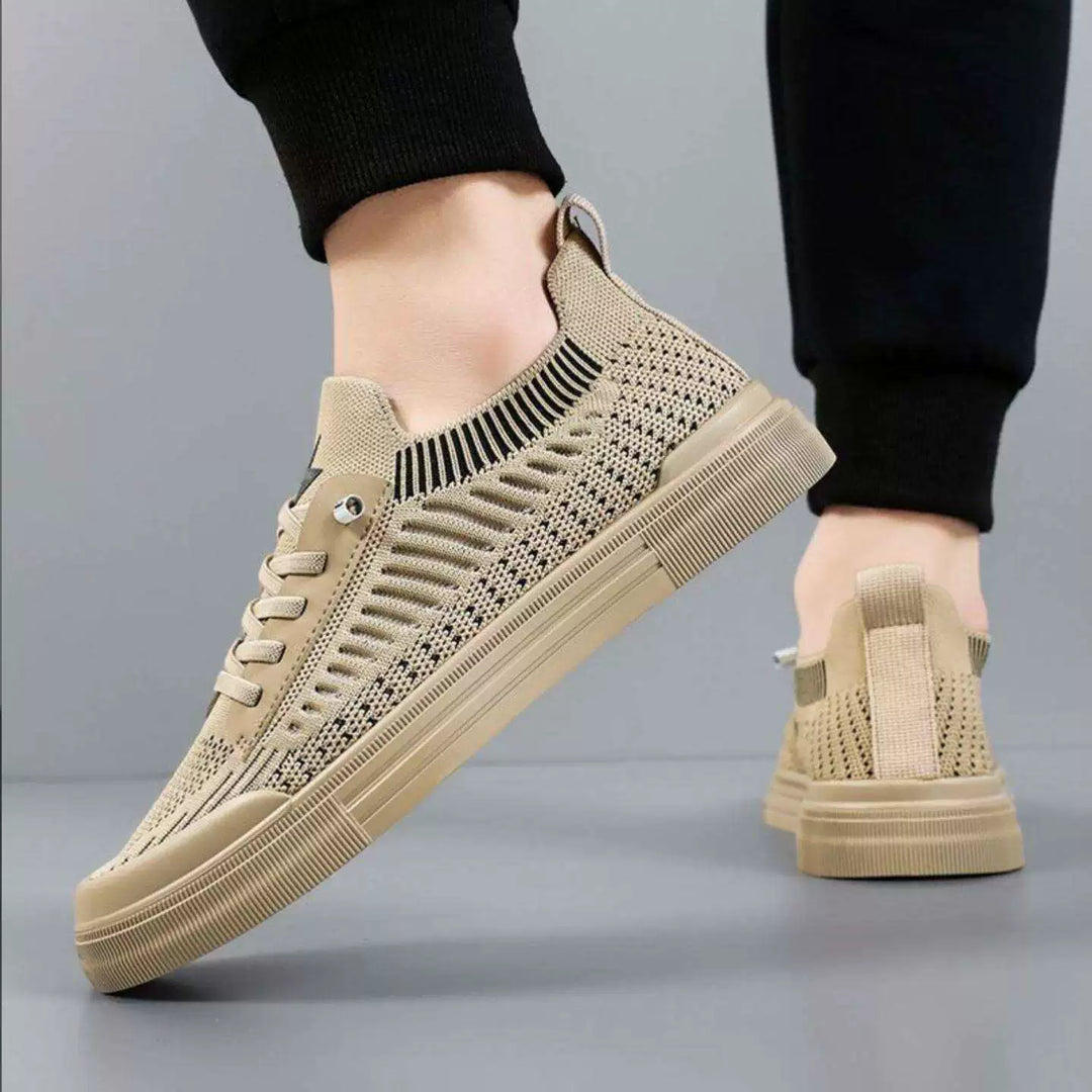 Black men's lightweight comfort shoes, ideal for everyday casual and walking.