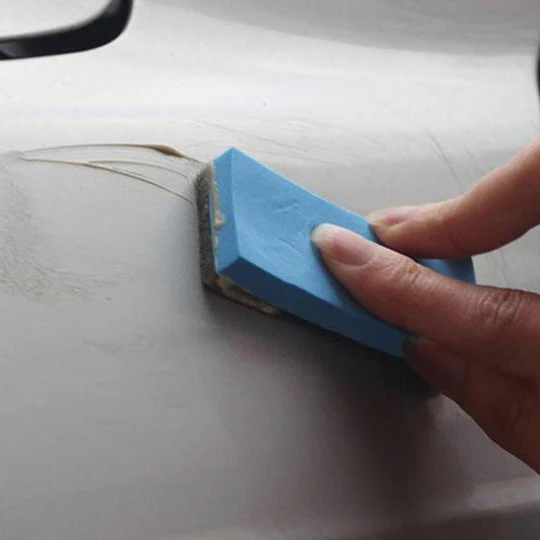 Easy-fix car scratch remover kit for auto detailing. Restores vehicle paint, leaving a pristine finish.