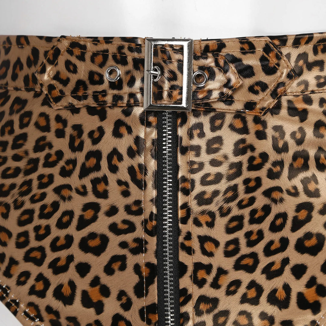 Trendy leopard print high-waist shorts for women, adding a chic touch to summer outfits.
