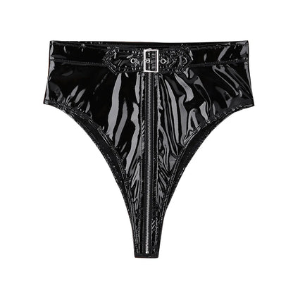 Versatile women's high-waist shorts, a chic and essential piece for stylish summer casualwear.