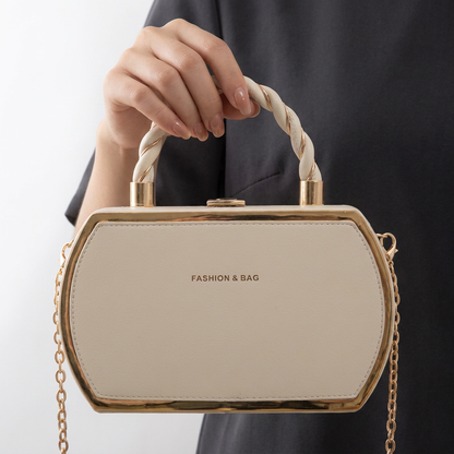 Chic vintage women's shoulder bag in classic style, perfect for daily elegance and effortless fashion.