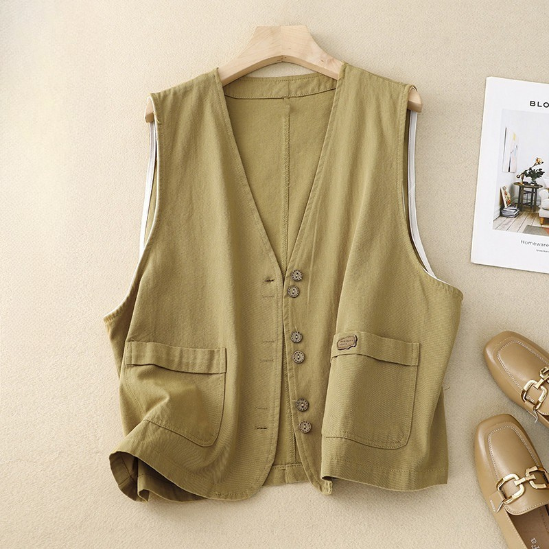 Women's button-front cotton-linen vest with pockets. Ideal for effortless spring, summer & fall fashion layering.