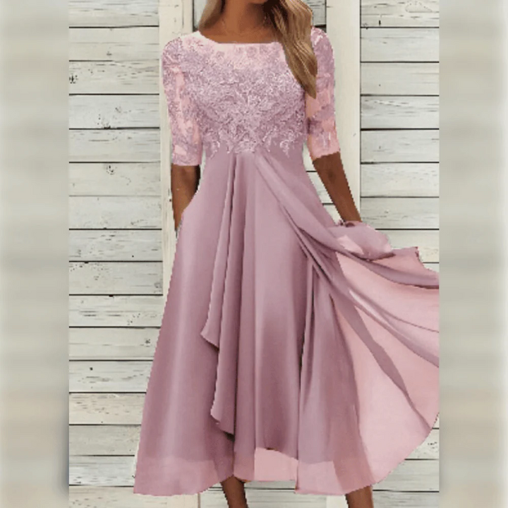 This comfortable women's dress combines chic design with versatile elegance for everyday fashion.