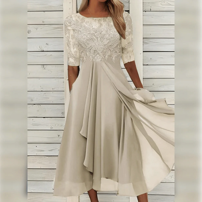 Timeless women's dress: an elegant and comfortable clothing choice for chic, versatile everyday wear.