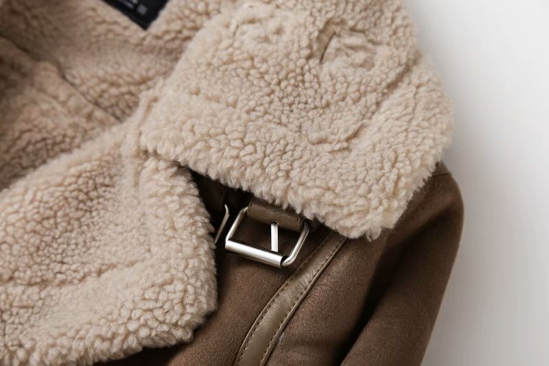 Contemporary women's jacket, a chic everyday essential. Stylish and versatile outerwear for modern women.