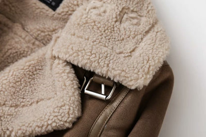 Contemporary women's jacket, a chic everyday essential. Stylish and versatile outerwear for modern women.