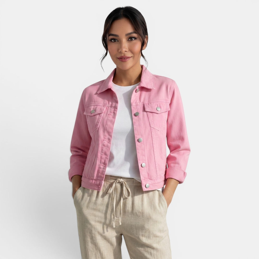 Sleek women's fitted urban jacket, ideal for modern casual wear. Versatile outerwear for a chic look.