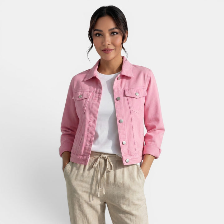 Sleek women's fitted urban jacket, ideal for modern casual wear. Versatile outerwear for a chic look.