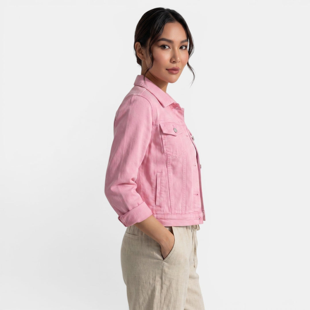 Effortless everyday women's fitted jacket, perfect for urban casual style. Versatile and chic outerwear.