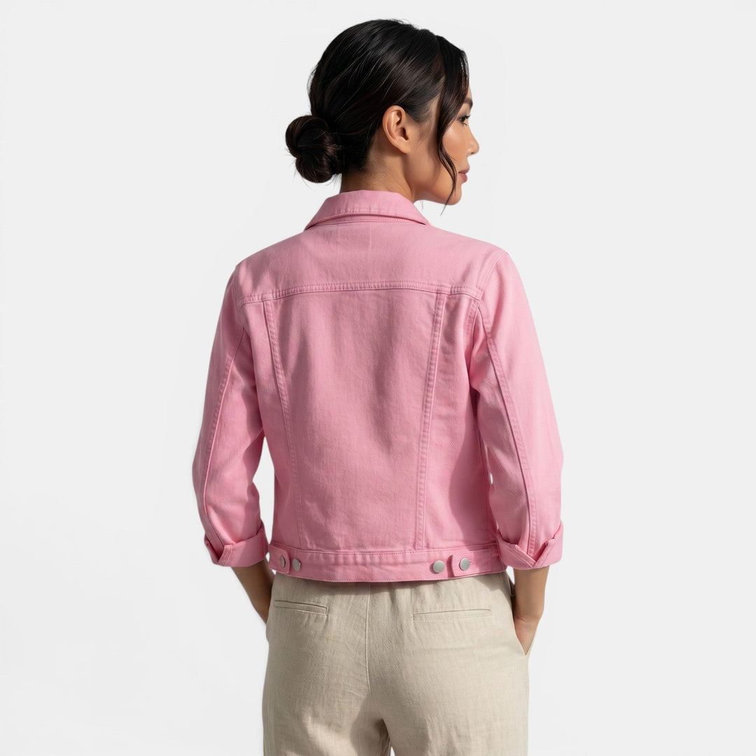 Weekend-ready women's fitted jacket, perfect for urban casual style and versatile layering outerwear.