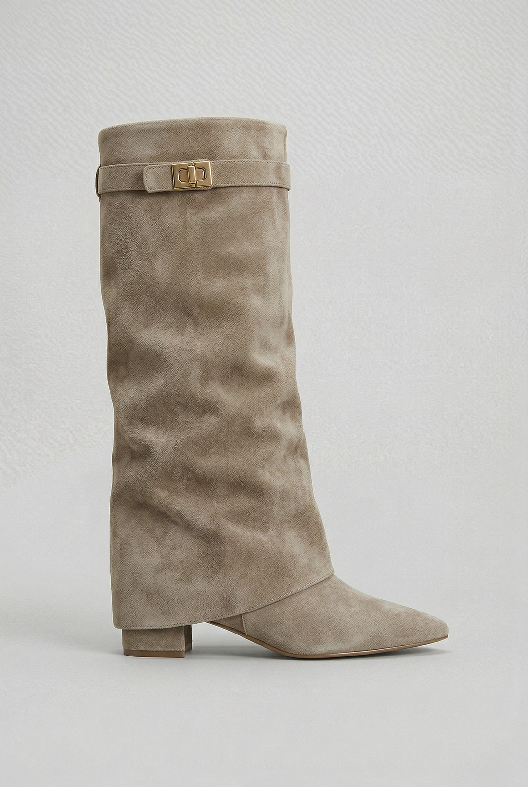 Fashionable women's knee-high boots with a comfortable, stable block heel. Ideal for chic fall/winter outfits.