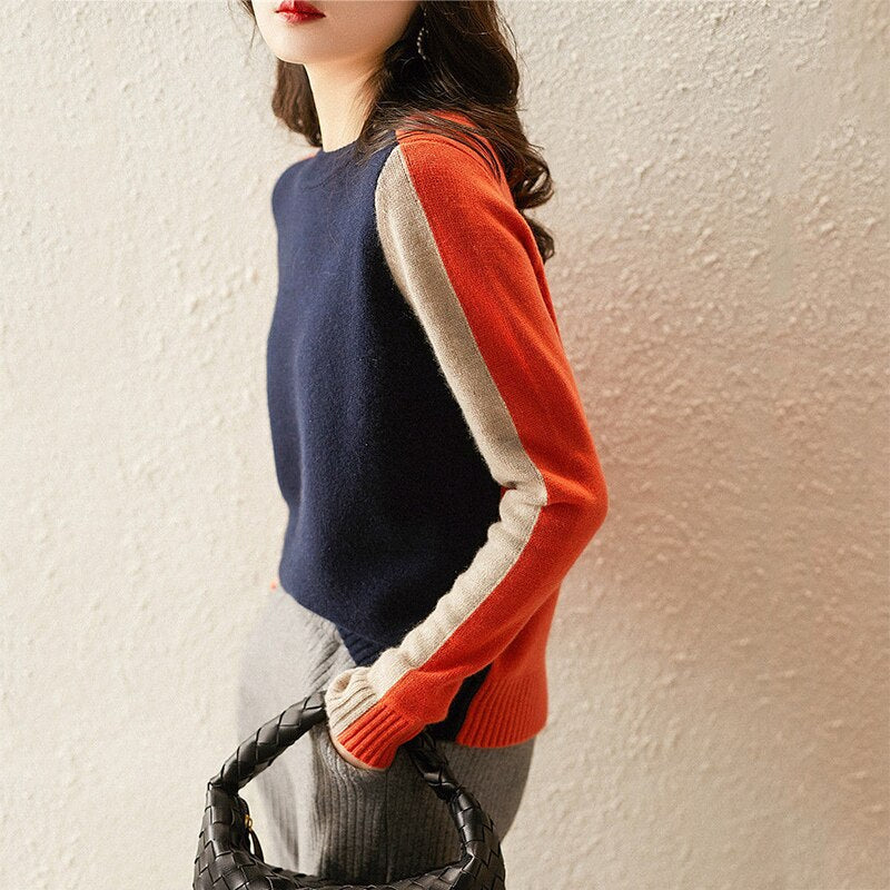 Cozy women's knitted sweater, elegant and versatile long sleeve pullover. Ideal for fall & winter wear.
