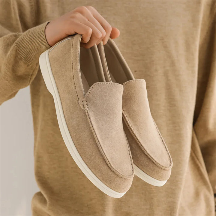 Chic women's loafers for all-day comfort, featuring cushioned insoles & arch support. Perfect casual or dress shoes.