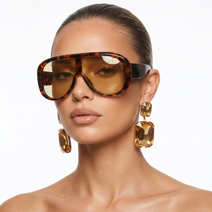 Elegant women's pilot sunglasses. A stylish accessory with UV400 lenses for modern eye safety.