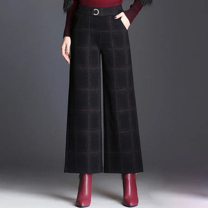 Chic women's plaid wide-leg trousers, perfect for business casual or elegant workwear. Versatile fashion pants.