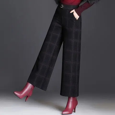 Elegant women's plaid wide-leg pants, ideal for business casual, work, or fashion-forward outfits.