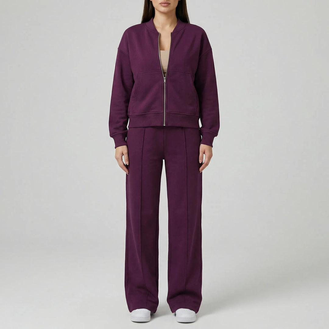 Adaptable women's regular-fit straight leg pants & jacket set, easily dressed up or down for any occasion.
