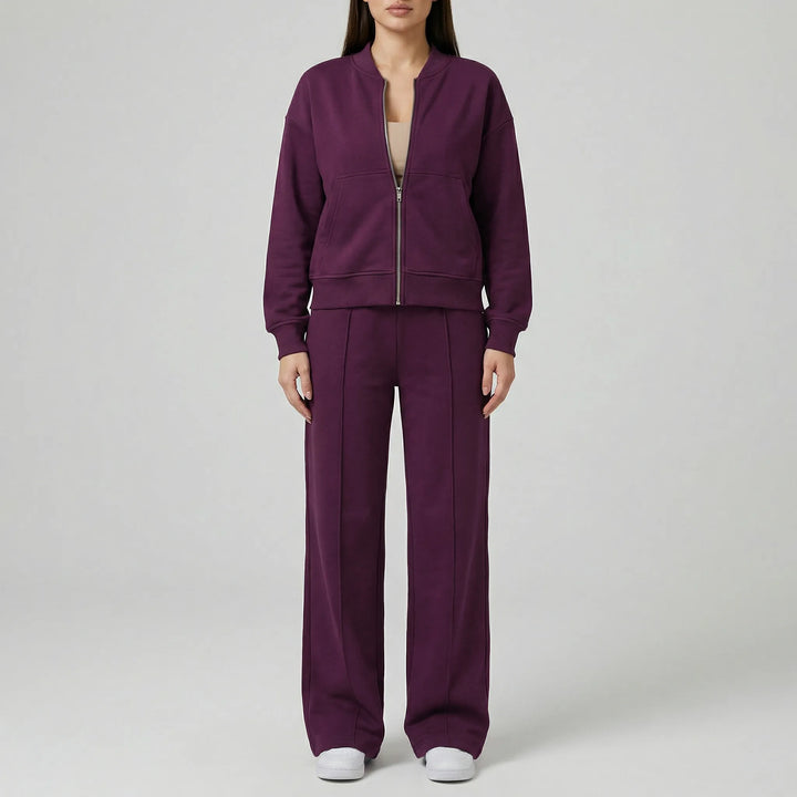 Adaptable women's regular-fit straight leg pants & jacket set, easily dressed up or down for any occasion.