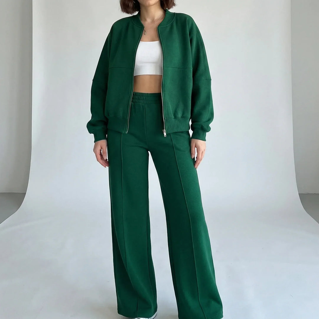 Modern women's straight leg pant and jacket matching set, an essential for a complete and polished outfit.