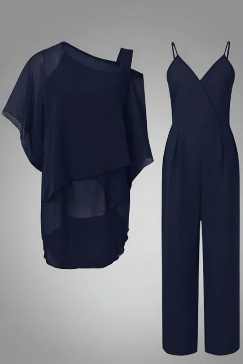 Stylish women's summer two-piece set. Breathable fabric, relaxed fit for ultimate comfort and fashion.