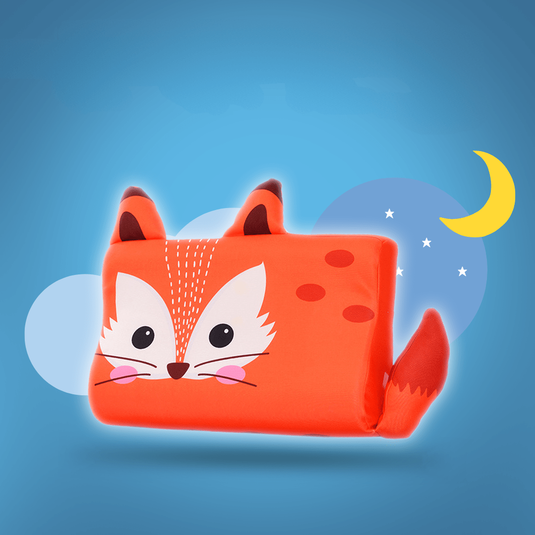 Travel-friendly ergonomic pillow for children, ensuring neck support and comfort on the go.