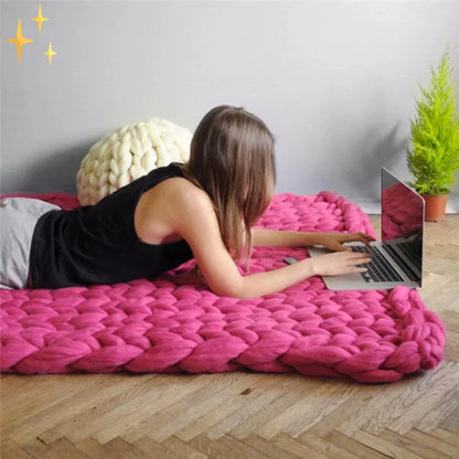 High-quality chunky wool yarn for soft DIY blankets. Perfect for knitting cozy home decor cushions.