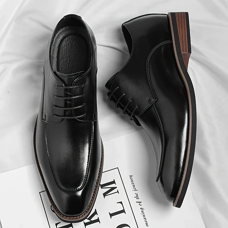 Men's elegant Oxford dress shoes, a versatile classic for business, formal events, and office.