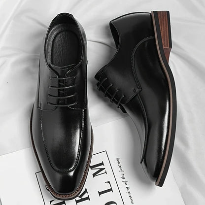Men's elegant Oxford dress shoes, a versatile classic for business, formal events, and office.