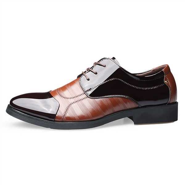 Wedding-ready men's Oxford dress shoes, offering elegance & a polished finish.
