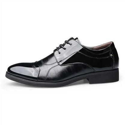 Comfortable & elegant men's Oxford shoes, a versatile choice for formal occasions.